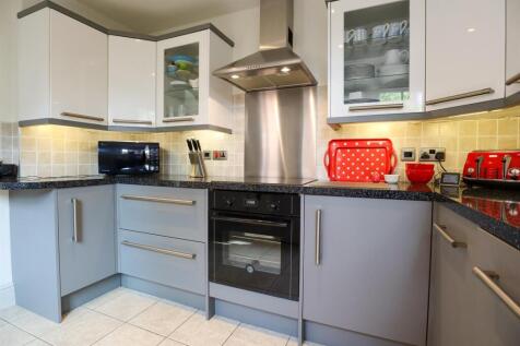Kitchen (2).jpg