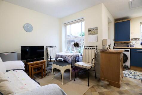 Kitchen-Brekafast area (2).jpg