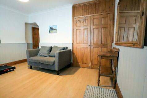 Sitting room (2).jpg