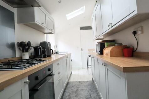 Kitchen (2).jpg