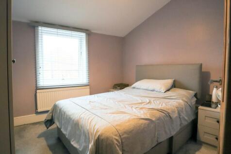Bedroom 1.jpg