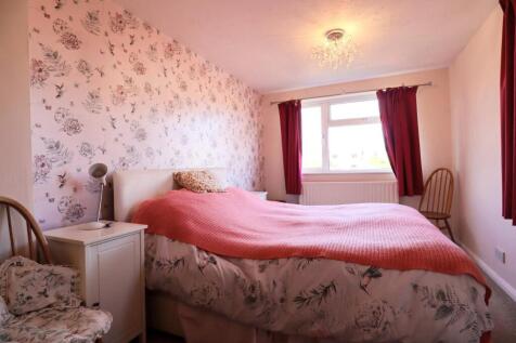 Bedroom 1 (2).jpg