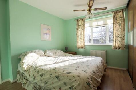 Bedroom 2 (2).jpg
