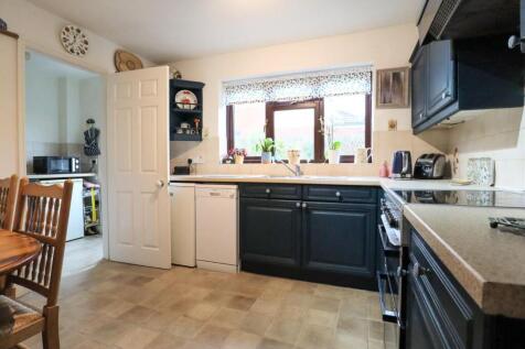 Kitchen (2).jpg