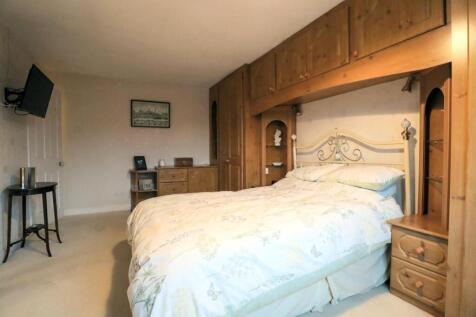 Bedroom 1 (2).jpg