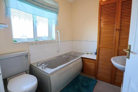 Bathroom.jpg