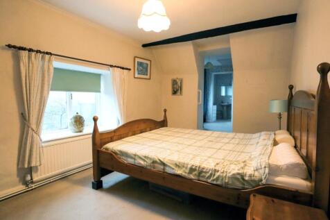 Bedroom 1.jpg
