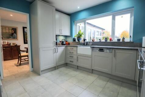 Kitchen (2).jpg