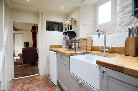 Kitchen (2).jpg