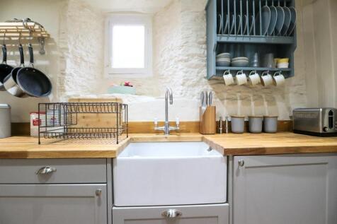 Kitchen (3).jpg