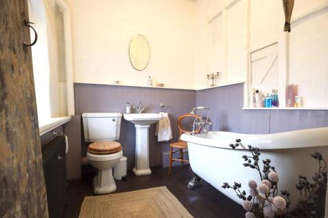 Bathroom.jpg
