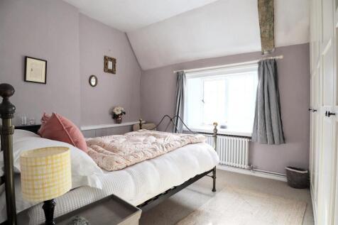 Bedroom 1.jpg