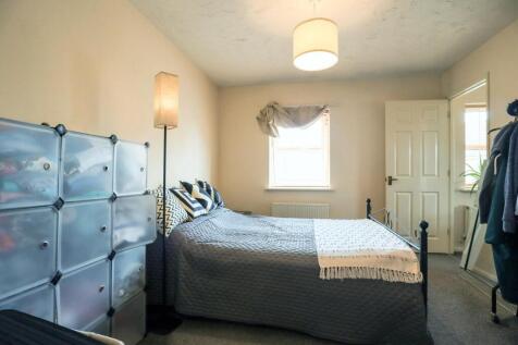 Bedroom 1 (2).jpg