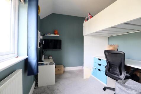 Bedroom 2 (2).jpg