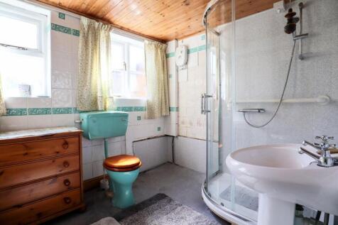 Shower room.jpg