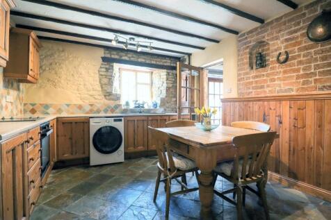 Kitchen (2).jpg