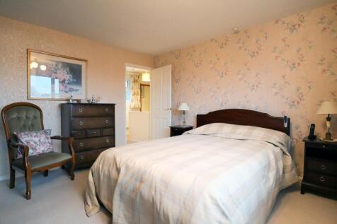 Bedroom 1 (2).jpg