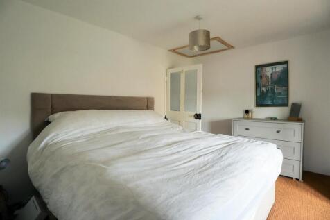 Bedroom 1 (2).jpg
