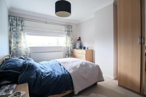 Bedroom 1.jpg