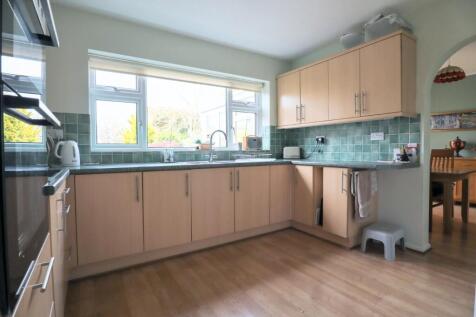 Kitchen (2).jpg