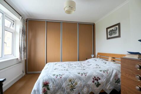 Bedroom 1 (2).jpg