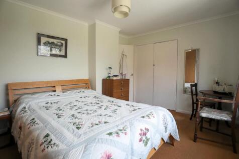 Bedroom 1.jpg