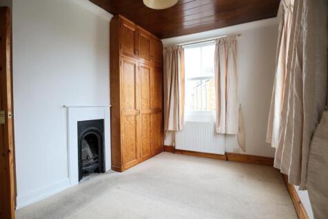 Bedroom 1.jpg