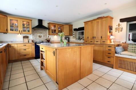 Kitchen - Breakfast room (2).jpg