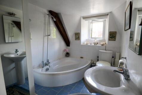 Bathroom.jpg