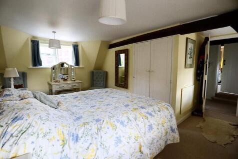 Bedroom 2 (2).jpg