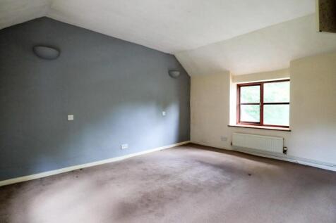 Bedroom 1.jpg