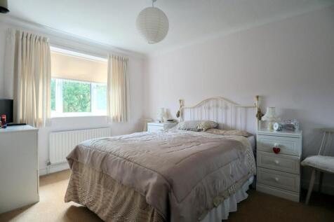 Bedroom 1.jpg