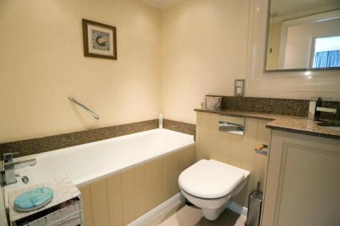 Bathroom.jpg