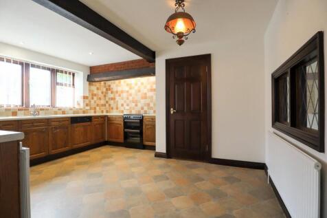 Kitchen (2).jpg