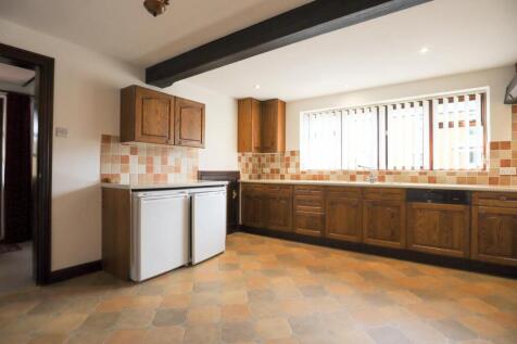 Kitchen (3).jpg