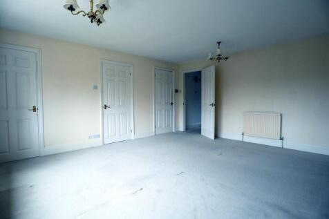 Bedroom 1 (2).jpg