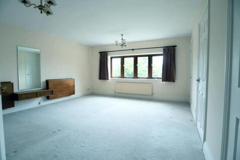 Bedroom 1.jpg