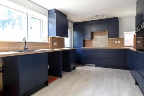 Kitchen (3).jpg