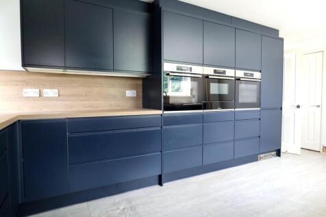 Kitchen (2).jpg