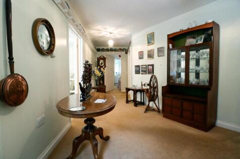 Entrance hallway.jpg