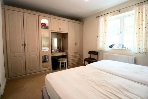 Bedroom 2 (2).jpg