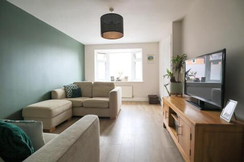 Living room (3).jpg