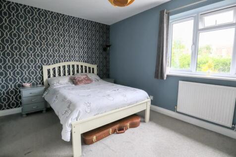 Bedroom 1.jpg