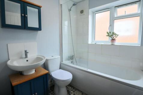 Bathroom.jpg