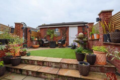 Front garden (2).jpg