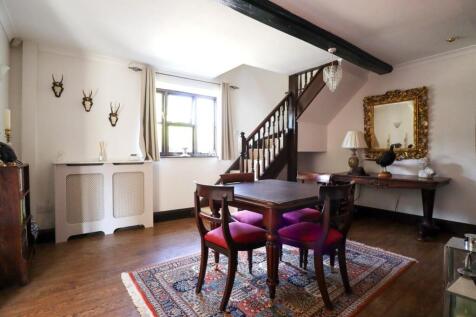 Dining room (2).jpg