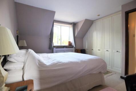 Bedroom 1 (2).jpg
