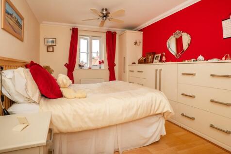 6RectoryClose Bed...