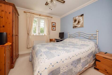 6RectoryClose Bed...