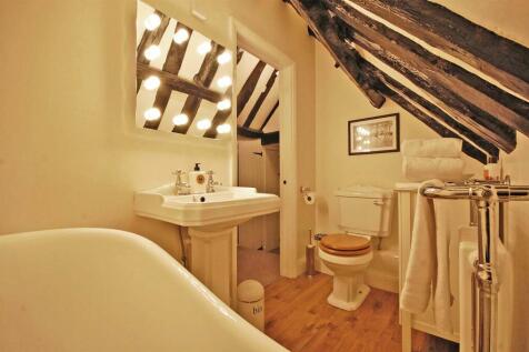 Top Bathroom b.jpg